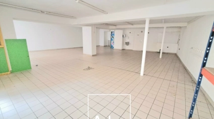 Local commercial de 140m² - Offre immobilière - Arthur Loyd