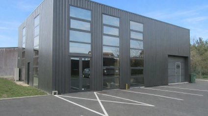 Bâtiment mixte bureaux et activités - 350 m2 - À louer - La Chapelle Saint Mesmin - Offre immobilière - Arthur Loyd