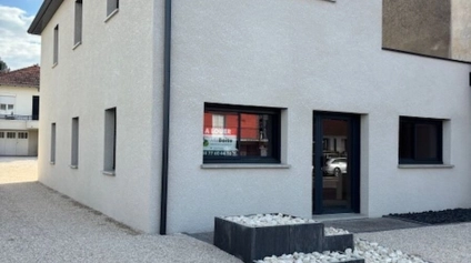 EXCLUSIVITÉ à la LOCATION : bureaux neufs de 145 m² + 41 m² de terrasses, sur axe passant à Mably - Offre immobilière - Arthur Loyd