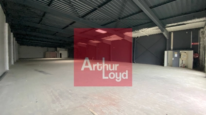 <br />Local commercial Auch 740 m2<br /> - Offre immobilière - Arthur Loyd