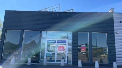 LOCAL COMMERCIAL 400 m2 A LOUER - entrée de zone commerciale Soissons - Offre immobilière - Arthur Loyd