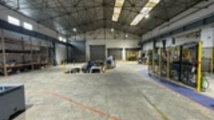 JOUE-LES-TOURS - A LOUER BATIMENT D'ACTIVITES DE 3 989 M² AVEC TERRAIN DE 9 130 M² - Offre immobilière - Arthur Loyd