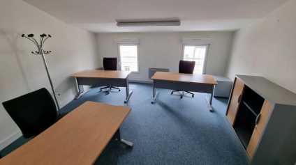 OPPORTUNITÉ RARE  BUREAUX TOUT ÉQUIPÉS PROCHE BD DE L'EUROPE - Offre immobilière - Arthur Loyd