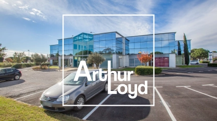 LOCAUX D'ACTIVITÉ A LOUER - BUREAUX - MAUGUIO - VITRINE ET PARKINGS - Offre immobilière - Arthur Loyd
