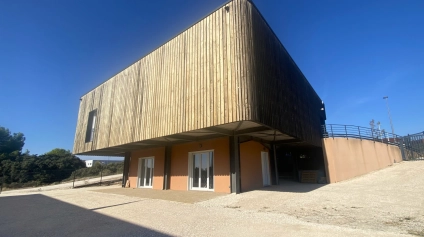En EXCLUSIVITE - Bâtiment indépendant à VENDRE sur LAMBESC - Offre immobilière - Arthur Loyd