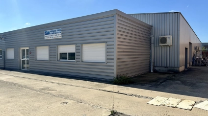 En EXCLUSIVITE - Locaux d'activités à VENDRE sur SAINT CANNAT. - Offre immobilière - Arthur Loyd