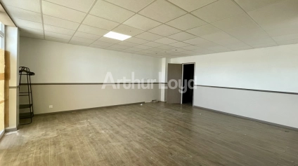 BUREAUX À LOUER - ZI DE L'INQUÊTERIE | BOULOGNE-SUR-MER - Offre immobilière - Arthur Loyd
