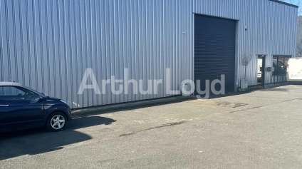 Entrepôt à louer à Neuville-en-Ferrain proche A22 dans zone dynamique - Offre immobilière - Arthur Loyd