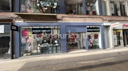 Cession local commercial à Dunkerque avec vitrine sécurisé et emplacement stratégique - Offre immobilière - Arthur Loyd