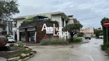Local commercial a louer Puget sur Argens - Offre immobilière - Arthur Loyd