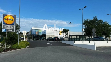 Location commerce 250 m² - Roquebrune sur Argens - Offre immobilière - Arthur Loyd