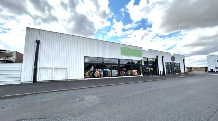 LOCAUX COMMERCIAUX - A LOUER - 1504 M2 - SAINT-QUENTIN - Offre immobilière - Arthur Loyd