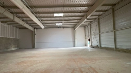 DEUX CELLULES COMMERCIALES de 1200 m2 et de 550 m2 A LOUER - Zone Commerciale de SOISSONS - Offre immobilière - Arthur Loyd