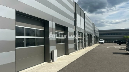 LOCAL D'ACTIVITE - ENTREPOT à LOUER de 188.65 m² - Offre immobilière - Arthur Loyd