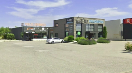 Local commercial à louer à Saint-Marcel-lès-Valence, emplacement passant - Offre immobilière - Arthur Loyd
