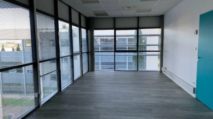 Bureaux à louer à Avignon dans immeuble sécurisé avec parking et ascenseur - Offre immobilière - Arthur Loyd