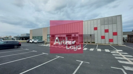 LOCAL COMMERCIAL 1464 M² A LOUER COURNON D'AUVERGNE division possible - Offre immobilière - Arthur Loyd