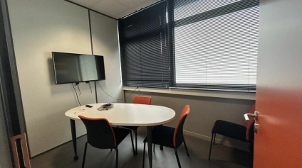 Fragnes en façade d'autoroute - Bureaux 484 m² à louer - Offre immobilière - Arthur Loyd