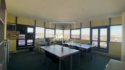 Secteur prisé - bureaux lumineux - Offre immobilière - Arthur Loyd