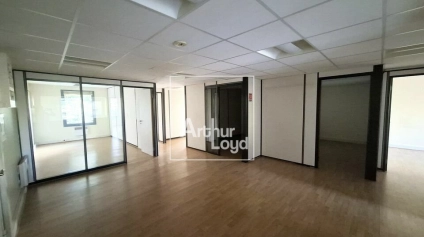 Bureaux proche gare de MELUN à louer - Offre immobilière - Arthur Loyd