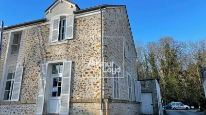 Bureaux à louer - VAUX LE PENIL - Offre immobilière - Arthur Loyd