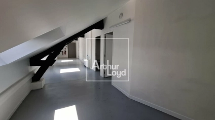 BUREAUX - Gare - Climatisation - Accès PMR - Offre immobilière - Arthur Loyd