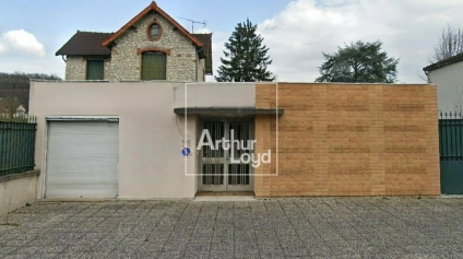 BUREAUX - 4 places de parking - Offre immobilière - Arthur Loyd