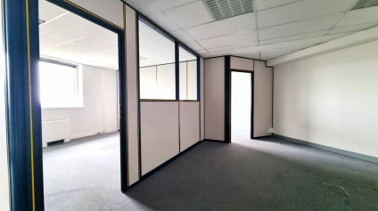 GRAND POITIERS FUTUROSCOPE - 130M² DE BUREAUX A VENDRE - Offre immobilière - Arthur Loyd