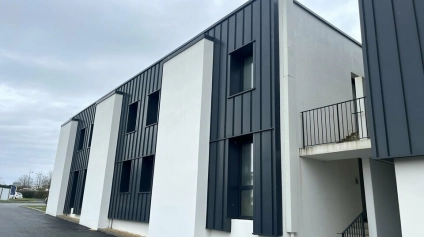 POITIERS - GRAND LARGE POLYCLINIQUE - BUREAUX A LOUER STYLE INDUSTRIEL 178M² - Offre immobilière - Arthur Loyd