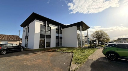 A LOUER BUREAUX EN RDC POITIERS AU COEUR DE LA ZONE DE LA REPUBLIQUE- 188m² - Offre immobilière - Arthur Loyd