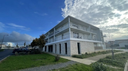 A VENDRE LOCAL PROFESSIONNEL 170M2 SAINT BENOIT - ZONE PRE MEDARD - Offre immobilière - Arthur Loyd