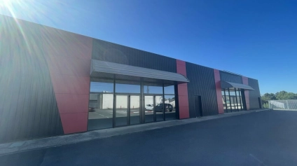 A LOUER - BUREAUX COMMERCIAUX - 290m² AU COEUR D'UNE ZONE COMMERCIALE TRÈS FRÉQUENTÉE À POITIERS - Offre immobilière - Arthur Loyd