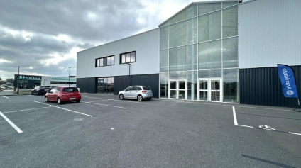 À LOUER  BUREAUX NEUF AVEC VISIBILITE - ZONE COMMERCIALE DYNAMIQUE DE POITIERS - 230m² - Offre immobilière - Arthur Loyd