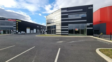 Cellule commerciale neuve de 407 m²  Visibilité stratégique sur rocade ouest Poitiers - Offre immobilière - Arthur Loyd