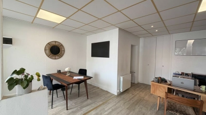 Local commercial 60 m²  Centre-ville Poitiers  Avec de la visibilité - Offre immobilière - Arthur Loyd