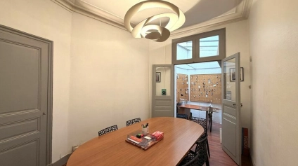 BUREAUX 160 M² À LOUER CLIMATISÉS  CENTRE-VILLE POITIERS  2 PARKINGS  ACCÈS PMR  IMMEUBLE DE CARACTÈRE - Offre immobilière - Arthur Loyd