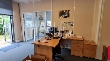 SAUMUR IMMEUBLE INDEPENDANT DE BUREAUX DE 494 M² A LOUER - Offre immobilière - Arthur Loyd