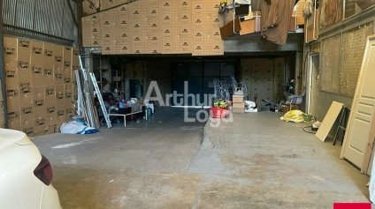 9 KM DE BLOIS - LOCATION LOCAL D'ACTIVITE DE 500 M² - Offre immobilière - Arthur Loyd