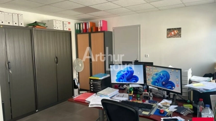 BLOIS - LOCATION BUREAUX ET GARAGE DE 55 A 212 M² - PROCHE GARE - Offre immobilière - Arthur Loyd