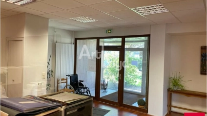 VENDOME - A VENDRE - BUREAUX DE 330 M² - GARE TGV A 5 KM - Offre immobilière - Arthur Loyd