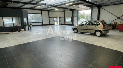 MONT PRES CHAMBORD - LOCATION LOCAL D'ACTIVITÉ DE 270 M² - Offre immobilière - Arthur Loyd