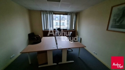 CHATEAUROUX CENTRE VILLE - A VENDRE - IMMEUBLE de BUREAUX de 990 m² - Offre immobilière - Arthur Loyd