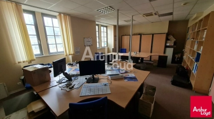 CHATEAUROUX - CENTRE VILLE - ESPACE DE BUREAU 250m² - 2076 - Offre immobilière - Arthur Loyd