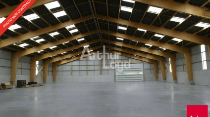 PROCHE DE FOUGERES - LOCAL D'ACTIVITE A VENDRE - 1 850 M² - Offre immobilière - Arthur Loyd