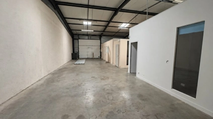 JOUE-LES-TOURS LES VAUX LOCAL D'ACTIVITES DE 180 M² A LOUER - Offre immobilière - Arthur Loyd