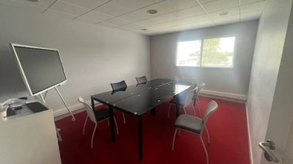 A LOUER - IMMEUBLE TERTIAIRE DE 619 M² - SAINT-MARTIN-DES-CHAMPS - Offre immobilière - Arthur Loyd
