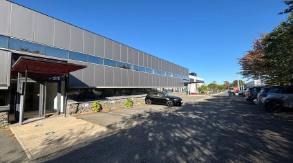 Bureaux à louer à Lormont 109 m² proche tramway avec parkings extérieurs - Offre immobilière - Arthur Loyd