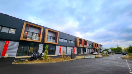Cellules d activité neuves à louer à Eragny grande hauteur libre et accès rapide - Offre immobilière - Arthur Loyd