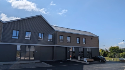 Locaux d’activité à louer à Groslay avec bureaux en mezzanine neufs - Offre immobilière - Arthur Loyd