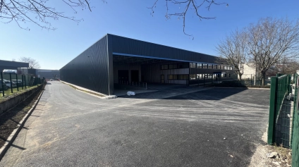 Entrepôt à louer à Le Blanc-Mesnil indépendant accès autoroutes isolation - Offre immobilière - Arthur Loyd